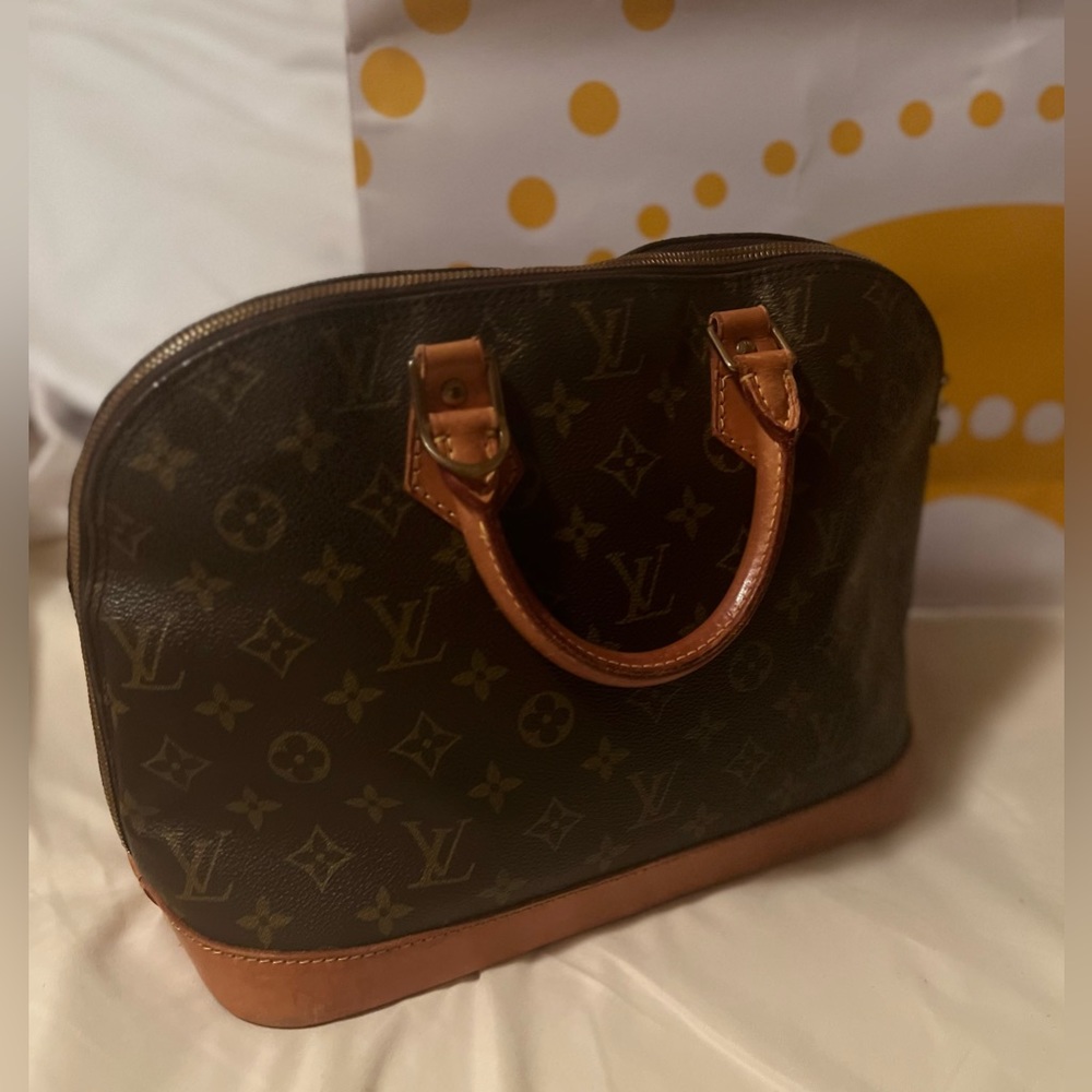 Authentic Louis Vuitton Alma PM